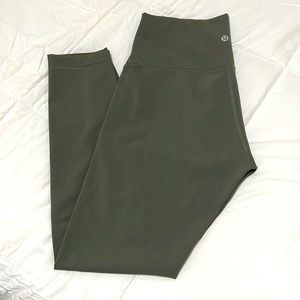 Lululemon Wunder Under Luxtreme - Size 8 - Sage Green